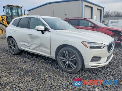Czwarte zdjęcie samochodu z boku: 2019 VOLVO XC60 T5 VIN:LYV102RK4KB204813 - miniatura