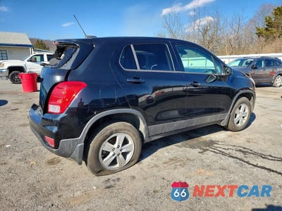 Trzecie zdjęcie samochodu z tyłu: 2019 CHEVROLET TRAX LS VIN:3GNCJNSB6KL286133 - miniatura
