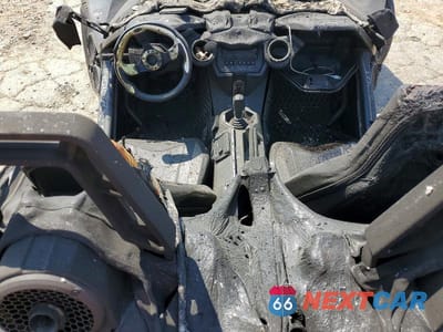 Zdjęcie 8 z 11 samochodu: 2019 POLARIS SLINGSHOT SL VIN:57XAAPFA0K8135663 - miniatura