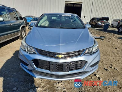Piąte zdjęcie samochodu w środku: 2018 CHEVROLET CRUZE LS VIN:1G1BC5SM9J7168427 - miniatura
