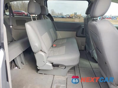 Zdjęcie 11 z 13 samochodu: 2008 DODGE GRAND CARAVAN SE VIN:1D8HN44H78B141239 - miniatura