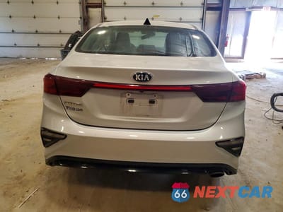 Zdjęcie 6 z 11 samochodu: 2019 KIA FORTE LXS VIN:3KPF24ADXKE090832 - miniatura