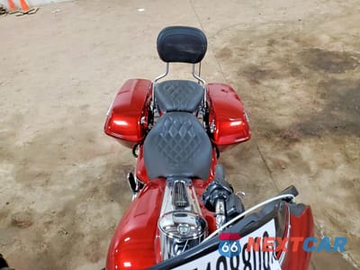 Piąte zdjęcie samochodu w środku: 2018 HARLEY-DAVIDSON FLHX STREET GLIDE VIN:1HD1KBC15JB671182 - miniatura