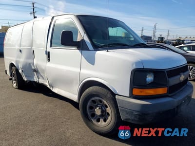 Czwarte zdjęcie samochodu z boku: 2013 CHEV EXPRESS G1500 VIN:1GCSGAFX2D1110711 - miniatura