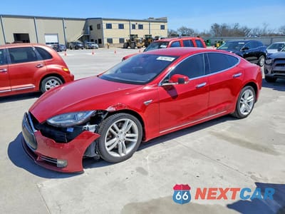 2013 TESLA MODEL S 5YJSA1CP2DFP21805 - główne zdjęcie licytacji z USA - miniatura