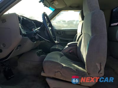 Zdjęcie 7 z 12 samochodu: 2000 CHEVROLET S TRUCK S10 VIN:1GCCT19W9Y8182571 - miniatura