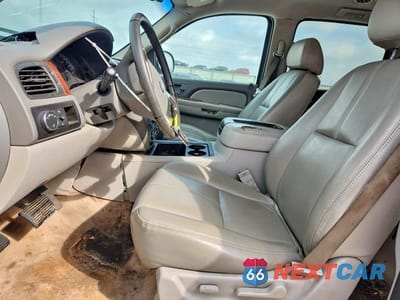 Zdjęcie 7 z 12 samochodu: 2007 GMC YUKON XL C1500 VIN:1GKFC16J37J220376 - miniatura