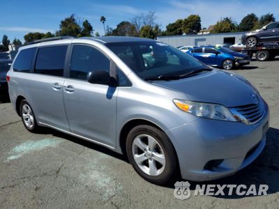 Czwarte zdjęcie samochodu z boku: 2015 TOYOTA SIENNA LE 8-PASSENGER VIN:5TDKK3DC3FS677266 - miniatura