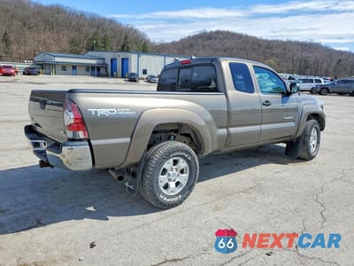 Trzecie zdjęcie samochodu z tyłu: 2012 TOYOTA TACOMA V6 VIN:5TFUU4EN2CX038228 - miniatura