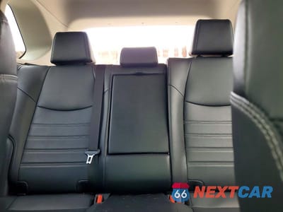 Zdjęcie 10 z 12 samochodu: 2023 TOYOTA RAV4 HYBRID XLE PREMIUM VIN:JTMB6RFV2PD111926 - miniatura