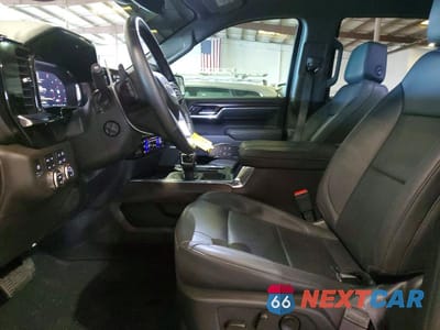 Zdjęcie 7 z 11 samochodu: 2025 GMC SIERRA K1500 SLT VIN:3GTUUDE86SG324399 - miniatura