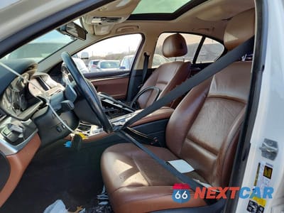 Zdjęcie 7 z 12 samochodu: 2016 BMW 528 XI VIN:WBA5A7C55GG150087 - miniatura