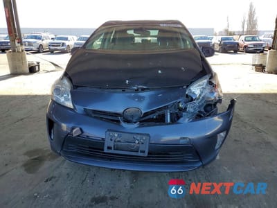 Piąte zdjęcie samochodu w środku: 2014 TOYOTA PRIUS TWO VIN:JTDKN3DU2E1778391 - miniatura