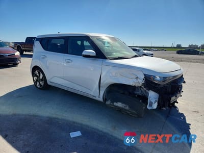 Czwarte zdjęcie samochodu z boku: 2023 KIA SOUL GT-LINE VIN:KNDJ53AU7P7850993 - miniatura