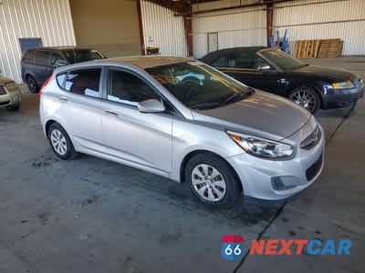 Czwarte zdjęcie samochodu z boku: 2017 HYUNDAI ACCENT SE VIN:KMHCT5AE7HU325904 - miniatura