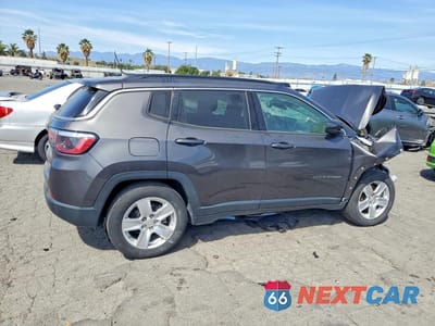 Trzecie zdjęcie samochodu z tyłu: 2022 JEEP COMPASS LATITUDE VIN:3C4NJCBB1NT214282 - miniatura