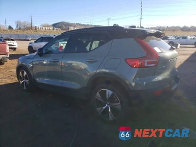 Drugie zdjęcie samochodu z przodu: 2021 VOLVO XC40 RECHARGE VIN:YV4ED3UR3M2528210 - miniatura