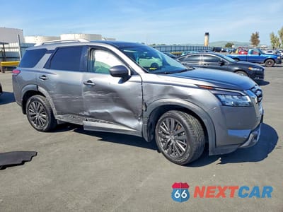 Czwarte zdjęcie samochodu z boku: 2022 NISSAN PATHFINDER SL VIN:5N1DR3CB7NC261892 - miniatura