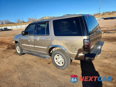 Drugie zdjęcie samochodu z przodu: 2002 FORD EXPEDITION XLT VIN:1FMPU16L62LA96188 - miniatura