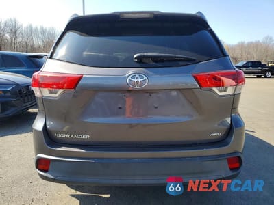 Zdjęcie 6 z 12 samochodu: 2017 TOYOTA HIGHLANDER LE VIN:5TDBZRFH3HS427097 - miniatura