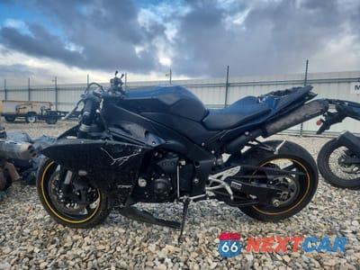 Trzecie zdjęcie samochodu z tyłu: 2011 YAMAHA YZFR1 VIN:JYARN23E9BA011292 - miniatura