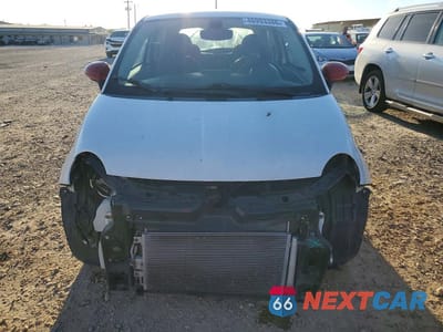 Piąte zdjęcie samochodu w środku: 2016 FIAT 500 POP VIN:3C3CFFAR1GT229915 - miniatura