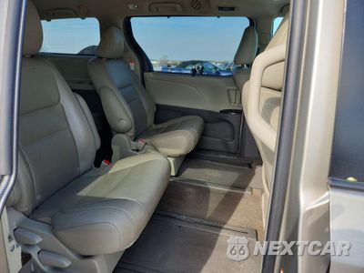 Zdjęcie 11 z 14 samochodu: 2017 TOYOTA SIENNA XLE 7-PASSENGER VIN:5TDDZ3DC4HS174210 - miniatura