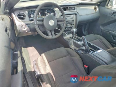 Zdjęcie 8 z 11 samochodu: 2010 FORD MUSTANG VIN:1ZVBP8AN8A5155054 - miniatura