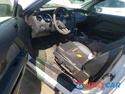 Zdjęcie 8 z 11 samochodu: 2010 FORD MUSTANG VIN:1ZVBP8EN2A5177853 - miniatura