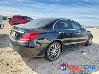 Trzecie zdjęcie samochodu z tyłu: 2015 MERCEDES-BENZ C 400 4MATIC VIN:55SWF6GB3FU039533 - miniatura