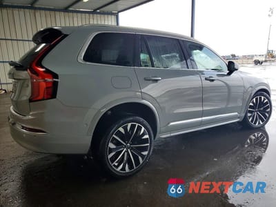 Trzecie zdjęcie samochodu z tyłu: 2026 VOLVO XC90 PLUS VIN:YV4062PE9T1480546 - miniatura