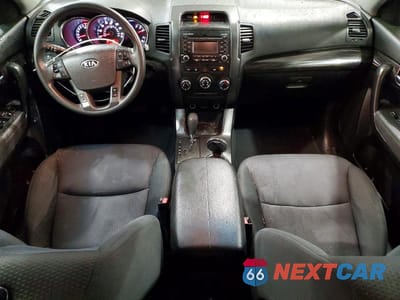 Zdjęcie 8 z 13 samochodu: 2012 KIA SORENTO LX VIN:5XYKT3A19CG193093 - miniatura