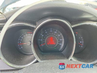 Zdjęcie 9 z 11 samochodu: 2011 KIA OPTIMA LX VIN:KNAGM4A72B5156727 - miniatura