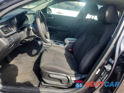 Zdjęcie 7 z 12 samochodu: 2019 KIA OPTIMA LX VIN:5XXGT4L34KG288528 - miniatura