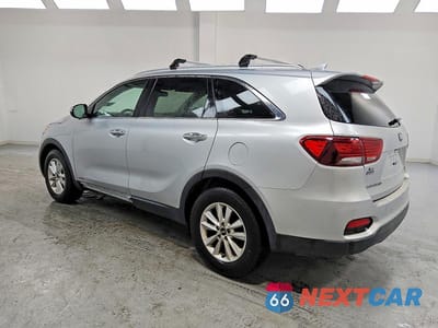 Drugie zdjęcie samochodu z przodu: 2019 KIA SORENTO LX VIN:5XYPGDA30KG592345 - miniatura