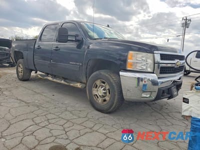 Czwarte zdjęcie samochodu z boku: 2008 CHEVROLET SILVERADO K2500 HEAVY DUTY VIN:1GCHK23668F144878 - miniatura