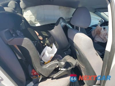 Zdjęcie 10 z 12 samochodu: 2016 HYUNDAI ELANTRA SE VIN:KMHDH4AE3GU530117 - miniatura