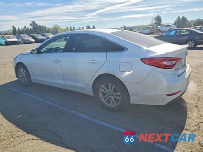 Drugie zdjęcie samochodu z przodu: 2017 HYUNDAI SONATA BASE VIN:5NPE24AF2HH489042 - miniatura
