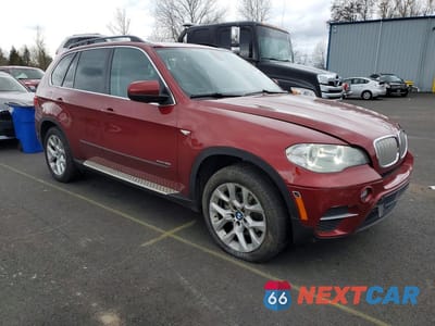 Czwarte zdjęcie samochodu z boku: 2013 BMW X5 XDRIVE35I VIN:5UXZV4C59D0E01187 - miniatura