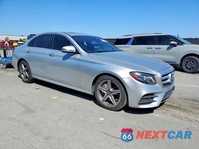 Czwarte zdjęcie samochodu z boku: 2019 MERCEDES-BENZ E 300 VIN:WDDZF4JB0KA563663 - miniatura