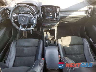 Zdjęcie 8 z 12 samochodu: 2019 VOLVO XC40 T5 R-DESIGN VIN:YV4162UM2K2085570 - miniatura