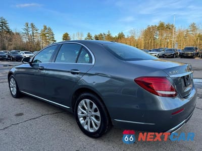 Trzecie zdjęcie samochodu z tyłu: 2017 MERCEDES-BENZ E 300 4MATIC VIN:WDDZF4KB2HA126772 - miniatura