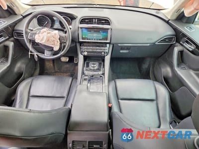 Zdjęcie 8 z 13 samochodu: 2019 JAGUAR F-PACE PREMIUM VIN:SADCJ2FX3KA610261 - miniatura