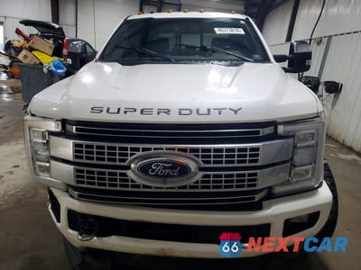 Piąte zdjęcie samochodu w środku: 2018 FORD F350 SUPER DUTY VIN:1FT8W3BT6JEB63931 - miniatura