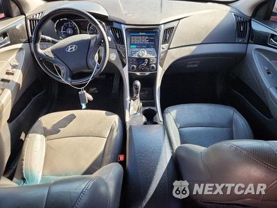 Zdjęcie 8 z 12 samochodu: 2013 HYUNDAI SONATA SE VIN:5NPEC4AC0DH662067 - miniatura