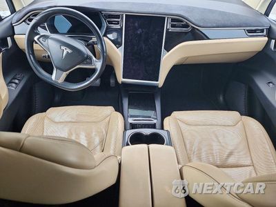 Zdjęcie 8 z 11 samochodu: 2016 TESLA MODEL X VIN:5YJXCAE29GF007143 - miniatura