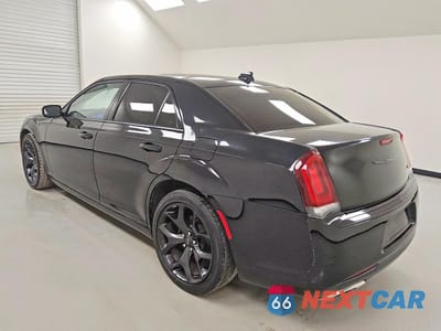 Drugie zdjęcie samochodu z przodu: 2023 CHRYSLER 300 TOURING VIN:2C3CCAAGXPH552301 - miniatura