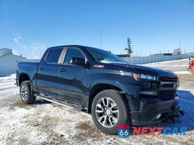 Czwarte zdjęcie samochodu z boku: 2019 CHEVROLET SILVERADO K1500 RST VIN:3GCUYEEDXKG291107 - miniatura