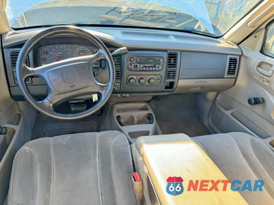 Zdjęcie 9 z 10 samochodu: 2003 DODGE DAKOTA QUAD SPORT VIN:1D7HG38N33S195607 - miniatura