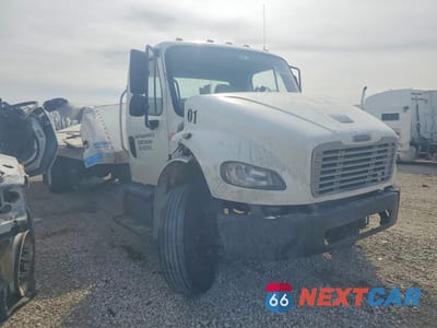 Czwarte zdjęcie samochodu z boku: 2014 FREIGHTLINER BUSINESS CLASS M2 BOX TRUCK VIN:1FVACXDT6EHFJ5464 - miniatura